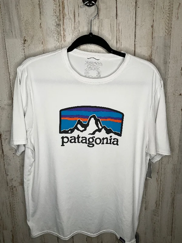 Men's short-sleeve muted fresh-modern-vibrant-breakdance shirt-Athletic Top Short Sleeve By Patagonia  Size: M