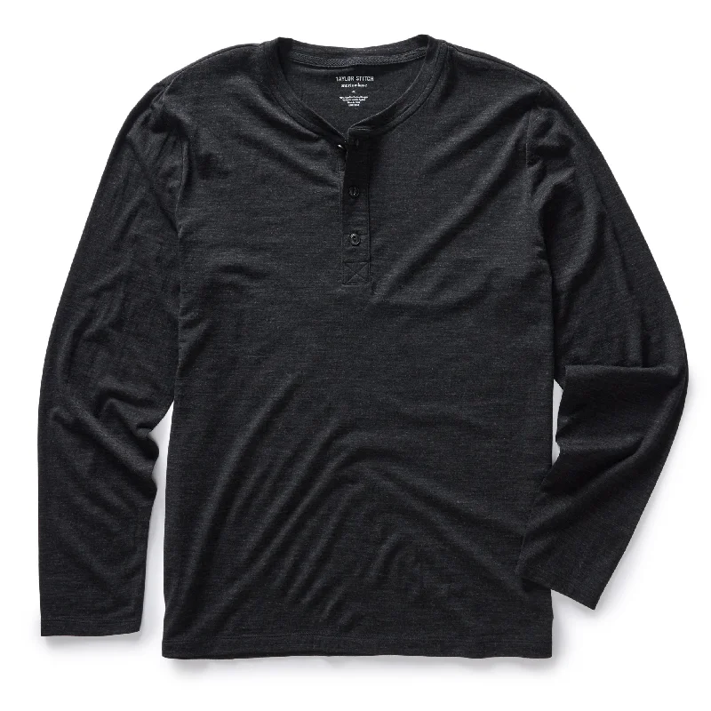 Men's short-sleeve deep rally shirt-The Merino Henley in Heather Black